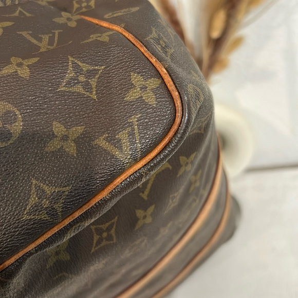Louis Vuitton Monogram Keepall 50 - Picture 8 of 17
